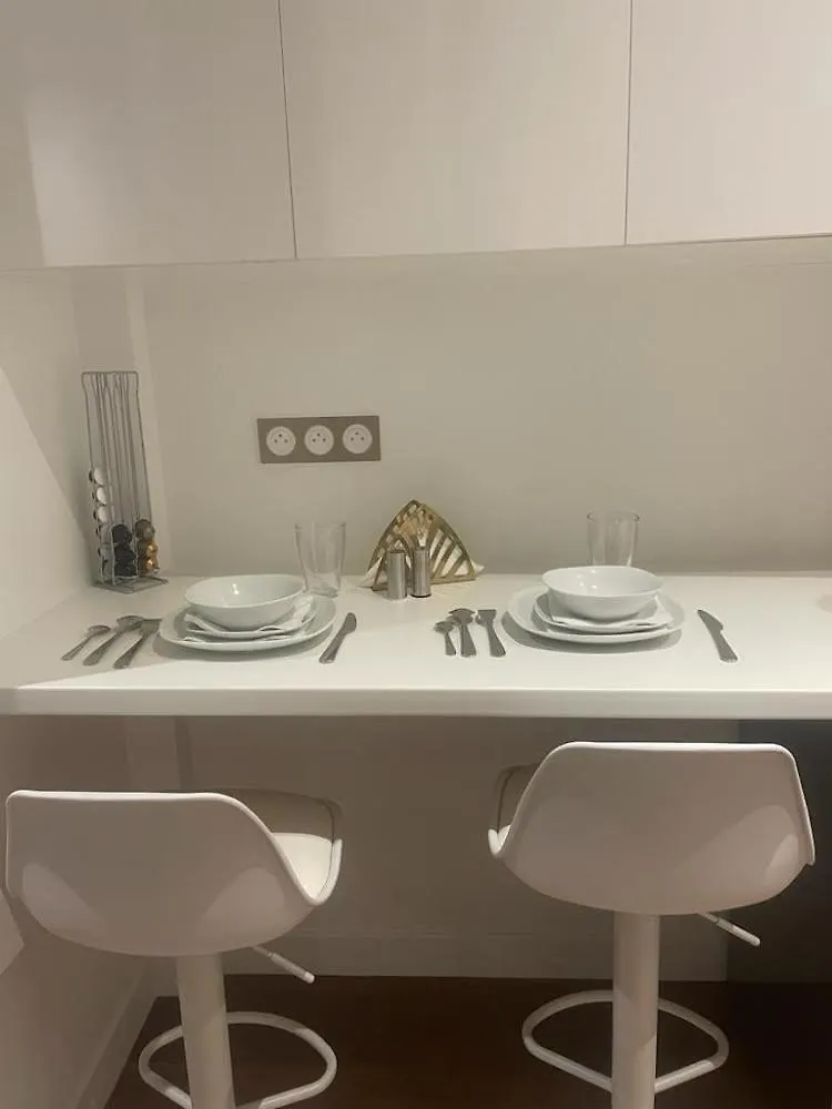 Trendy ,quit And Chic Apartment *